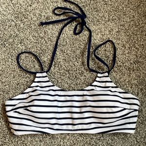 Bikini top by Cupshe. Navy and white stripe top with navy. Removable pads.